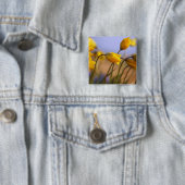 ラッパスイセンのクローズアップ 缶バッジ (インサイチュ)