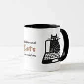 ラップトップお洒落に座っている黒猫 マグカップ (正面右)