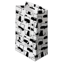 ラップトップに座っている黒猫のパターン スモールペーパーバッグ