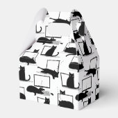 ラップトップに座っている黒猫のパターン フェイバーボックス (裏面サイド)