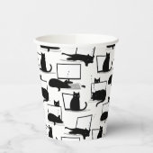 ラップトップに座っている黒猫のパターン 紙コップ (左)