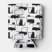 ラップトップに座っている黒猫のパターン 缶クーラー (正面)