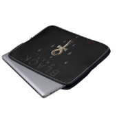 ラップトップスリーブ (正面下部)