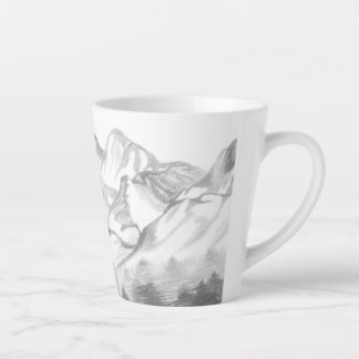 ラテマグに描かれた鉛筆画の山々 カフェラテマグ