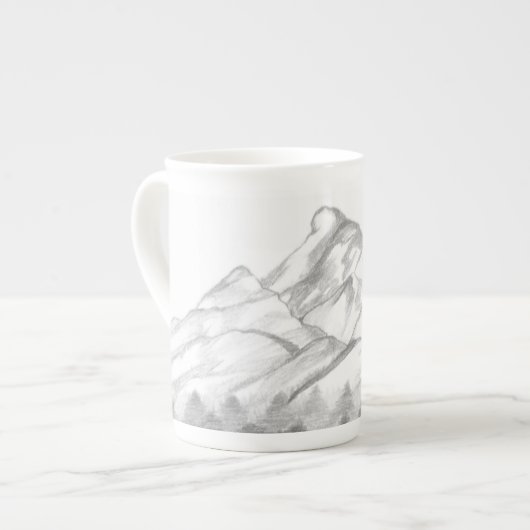 ラテマグに描かれた鉛筆画の山々 ボーンチャイナマグカップ (正面左)