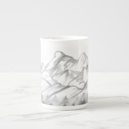 ラテマグに描かれた鉛筆画の山々 ボーンチャイナマグカップ (正面)