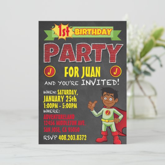 ラテンアメリカ系のスーパーヒーローの招待状。 子供の誕生会 招待状 (スタンド正面)