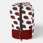 ラディバグが赤いパターンの白い名前をカスタムする ドップキット (右)