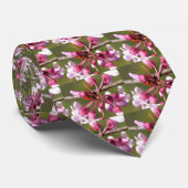 ラディバグと花咲くレッドブド ネクタイ (ロール)
