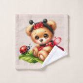 ラディバグのような格好をした可愛らしいテディベア バスタオルセット (ウォッシュタオル)