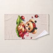 ラディバグのような格好をした可愛らしいテディベア バスタオルセット (ハンドタオル)