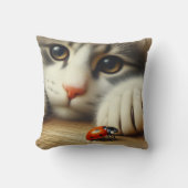 ラディバグのタビー猫 クッション (正面)