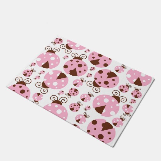 ラディバグのパターン,かわいいラディバグ,ピンクのラディバグ ドアマット (アングル)