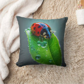 ラディバグリーフコンクール穏やかな自然平和シーズン クッション (ブランケット)