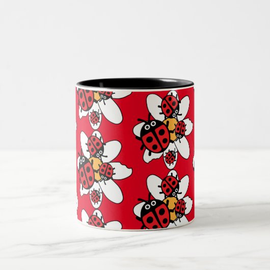 ラディバードとラディバグ家族 ツートーンマグカップ (中央)