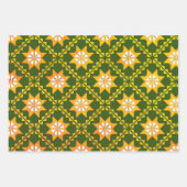 ラトビアのヴィンテージグリーンフォークアートアユスクリスパターン ラッピングペーパーシート (正面3)