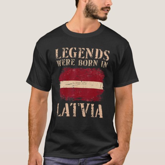 ラトビアの伝説が生まれた ヴィンテージ ラトビア国旗 Tシャツ (正面)