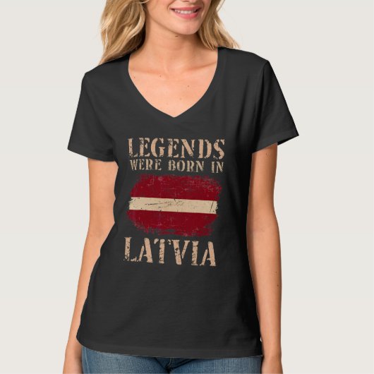ラトビアの伝説が生まれた ヴィンテージ ラトビア国旗 Tシャツ (正面)