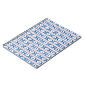 ラトビアの古代シンボルや象徴の青、赤、白のフォークアート ノートブック (左側)