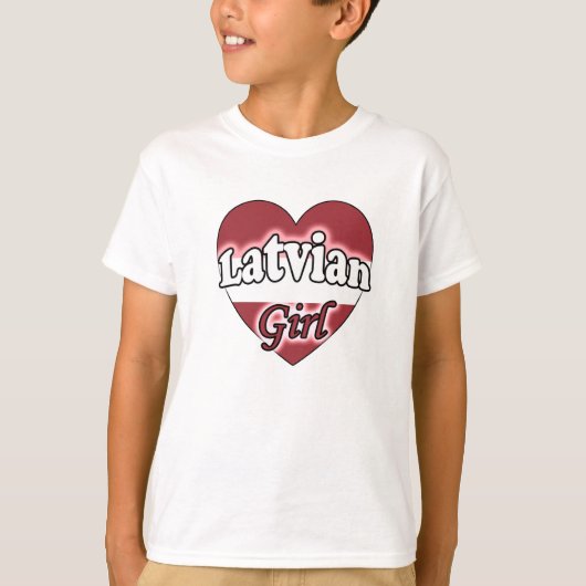 ラトビアの少女 Tシャツ (正面)