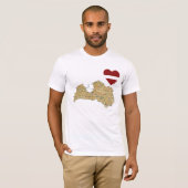 ラトビアの旗と地図のハートTシャツ Tシャツ (正面フル)