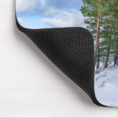 ラトビアの海岸近くの松林 マウスパッド (コーナー)