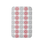 ラトビアの赤と灰色の幾何学的なムーンクロス バスマット (正面縦)