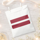 ラトビア国旗 フェイバーバッグ (クリップ留めされた状態)