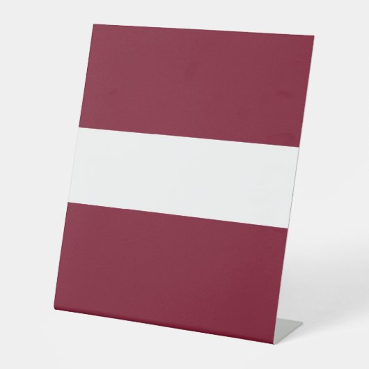 ラトビア国旗 台座サイン (正面)