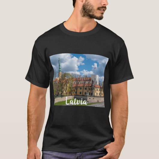 ラトビア、リガのリガ城 Tシャツ (正面)