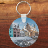 ラトビア、リガの雪の多い冬の都市の中心 キーホルダー (正面)