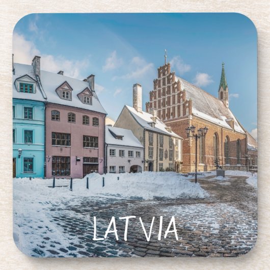 ラトビア、リガの雪の多い冬の都市の中心 コースター (正面)