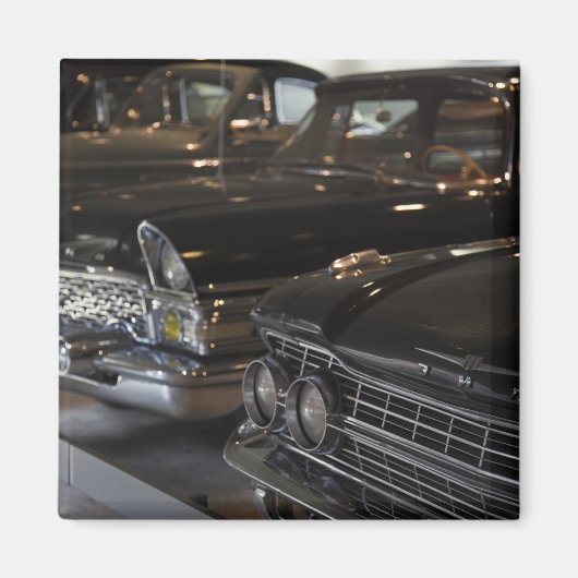 ラトビア、リガ、リガ自動車博物館、車の マグネット (正面)