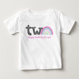 ラド・レインボー・ガールの2歳の誕生日パーティー・キュートなTWO ベビーTシャツ