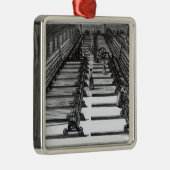 ラバの回転 メタルオーナメント (右)