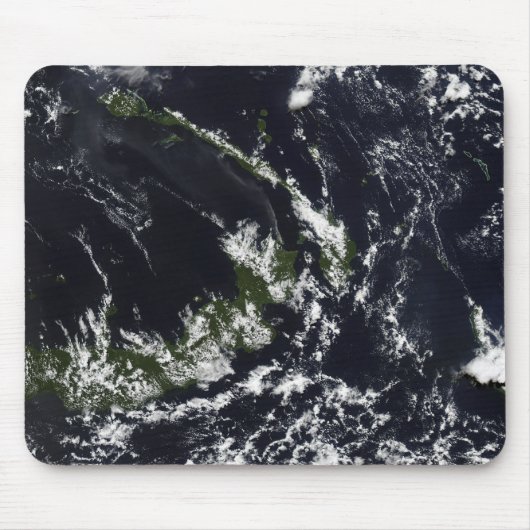 ラバウルのカルデラからの火山のプルーム マウスパッド (正面)