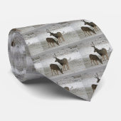 ラバシカの木びき台および雌ジカ ネクタイ (ロール)