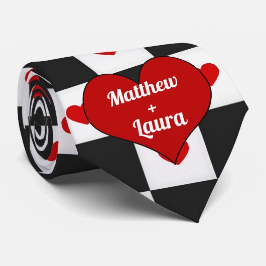 ラバーズ赤いハートとチェッカーボード ネクタイ (ロール)