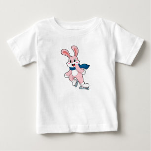 ラビットアイススケートで滑るアイススケート ベビーTシャツ