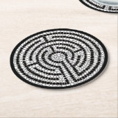 ラビリンスVIIラウンド紙コースター – ブラック ラウンドペーパーコースター (アングル)