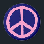 ラフ平和シンボル – ダークブルーのピンク マグネット<br><div class="desc">チョーク効果オリジナルから作成され、最大の影響を与える大きなベクトル図形に変換された大きな粗い手描き平和シンボル。</div>