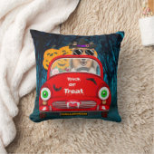 ラフCollie犬の車の怖いハロウィーン クッション (ブランケット)