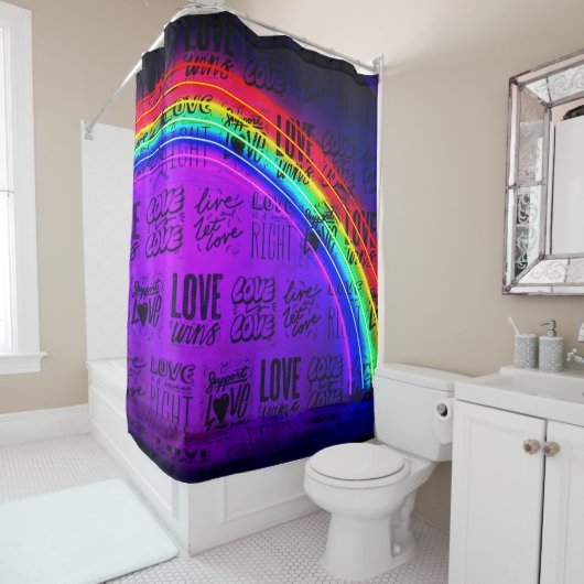 ラブがゲイプライドLBGQTレインボーを勝ち取る シャワーカーテン (インサイチュ)