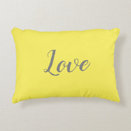 ラブとプリントされたイエローのアクセントピロー アクセントクッション
