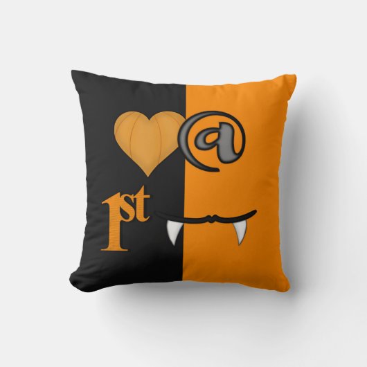 ラブアットファースト・バイト・ハロウィーン クッション (正面)