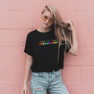 ラブイズラブゲイプライドLGBTQレインボーハート Tシャツ