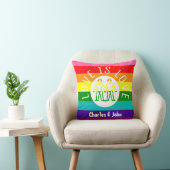 ラブイズラブタイポグラフィゲイプライドLGBTレインボー クッション (椅子)