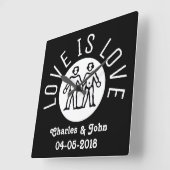 ラブイズラブタイポグラフィゲイプライドLGBT白黒 スクエア壁時計 (傾斜)