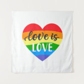 ラブイズラブレインボーハート タペストリー (正面)