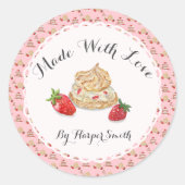 ラブウォーターカラーストロベリーパフペストリーで作られる ラウンドシール (正面)